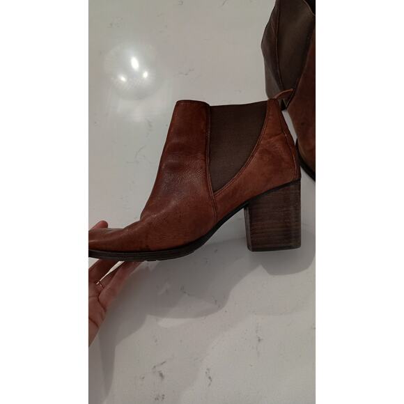 Softt Bryanne Chelsea ankle boot, leather size 8.5 women's pull on western, - Picture 4 of 8